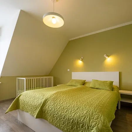 Hradny Apartment *