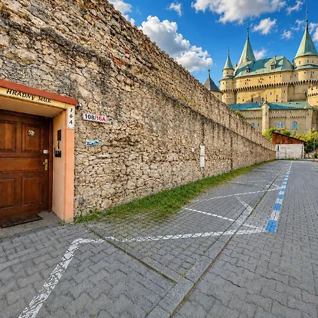 Hradny Mur 아파트 *