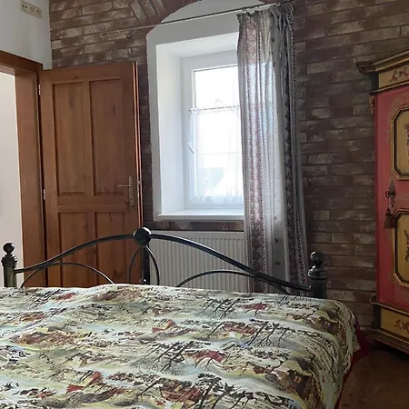 Hradny Apartment *